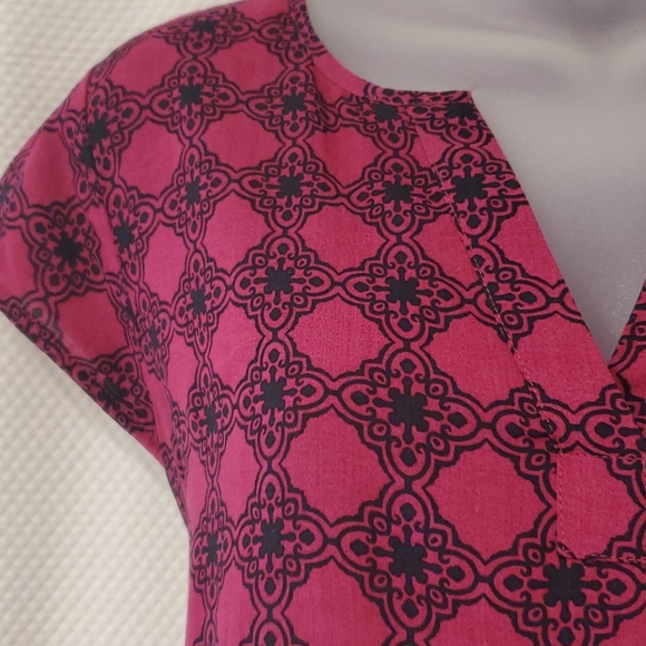 Banana Republic cap sleeve blouse - Picture 2 of 6